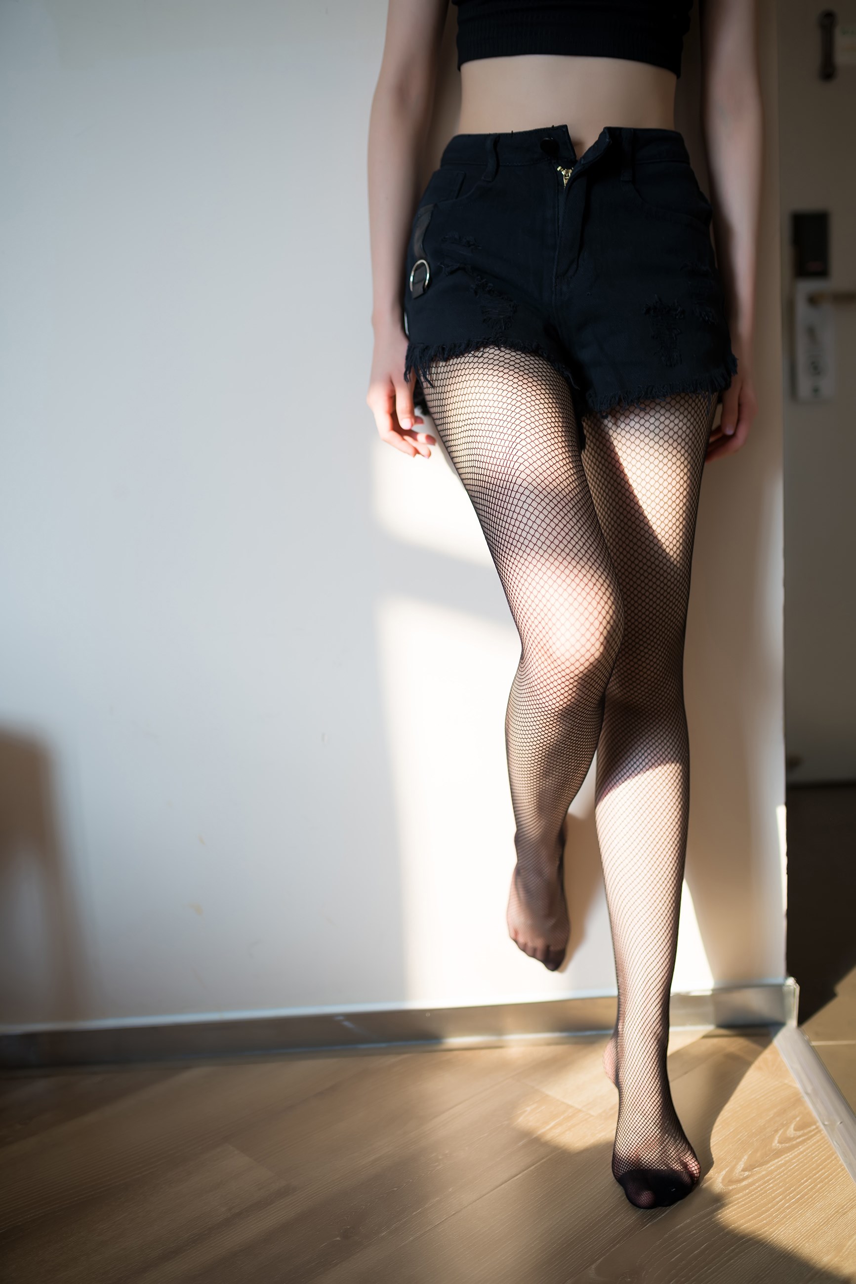 黑料网话题:豪门联姻不欢而散,女星再陷舆论危机,黑料 lv